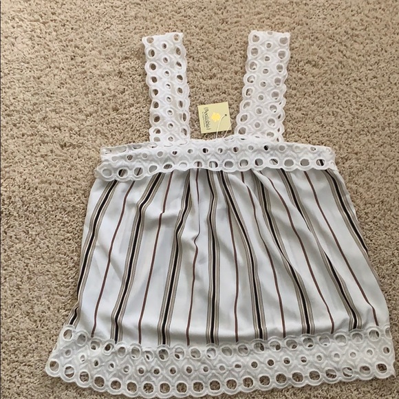 Available by Angela Fashion Tops - 🔥🆕 SMALL Available by Angela Fashion Top